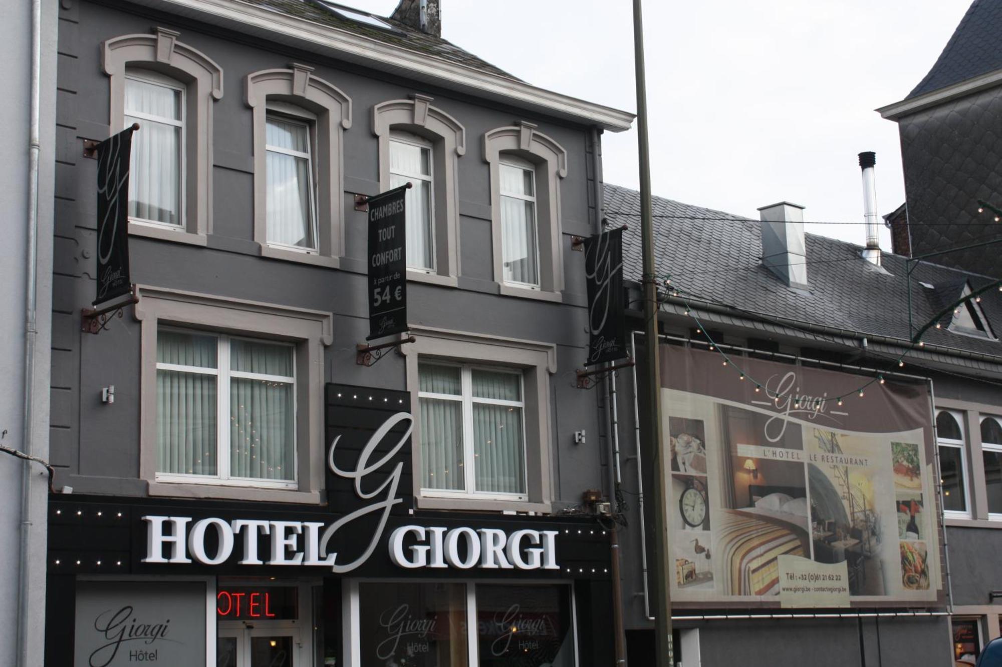 Hotel Giorgi Et Logements Insolites-Jacuzzi Prive Bastogne Ngoại thất bức ảnh