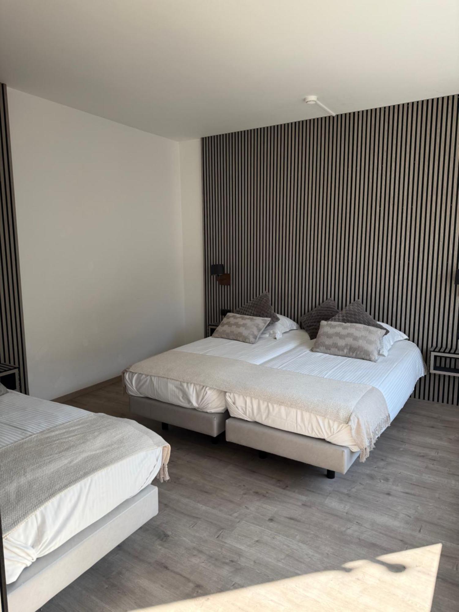 Hotel Giorgi Et Logements Insolites-Jacuzzi Prive Bastogne Ngoại thất bức ảnh