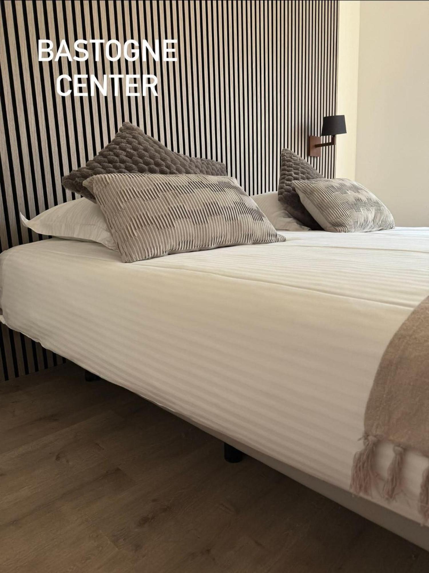 Hotel Giorgi Et Logements Insolites-Jacuzzi Prive Bastogne Ngoại thất bức ảnh