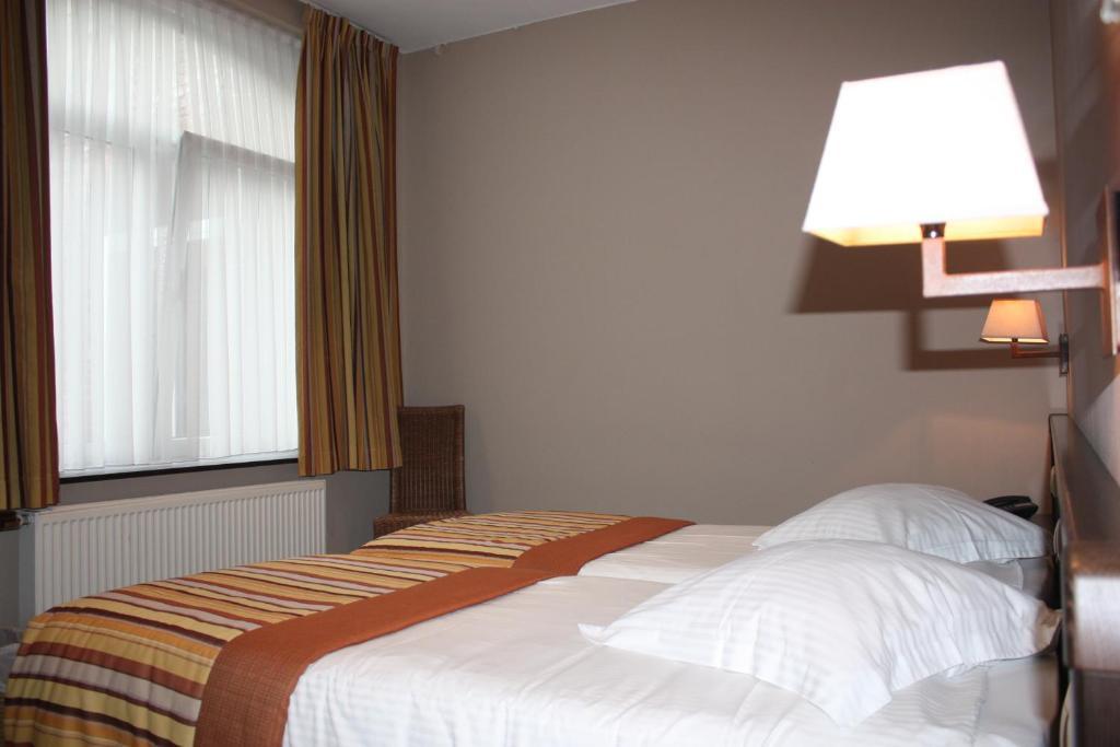 Hotel Giorgi Et Logements Insolites-Jacuzzi Prive Bastogne Phòng bức ảnh