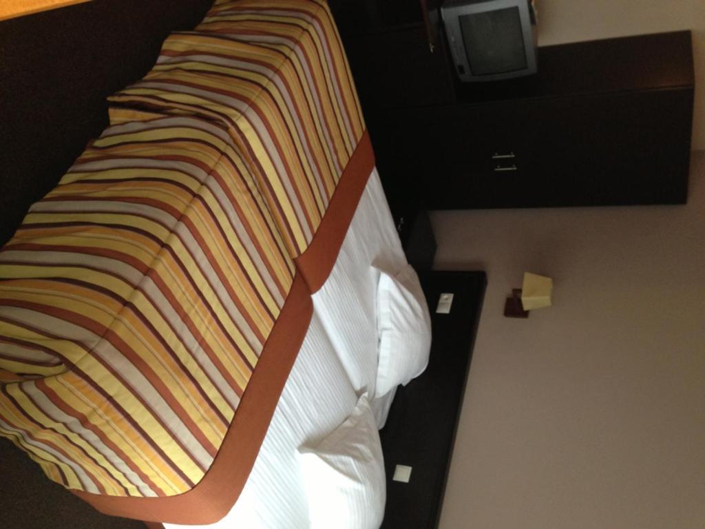 Hotel Giorgi Et Logements Insolites-Jacuzzi Prive Bastogne Phòng bức ảnh